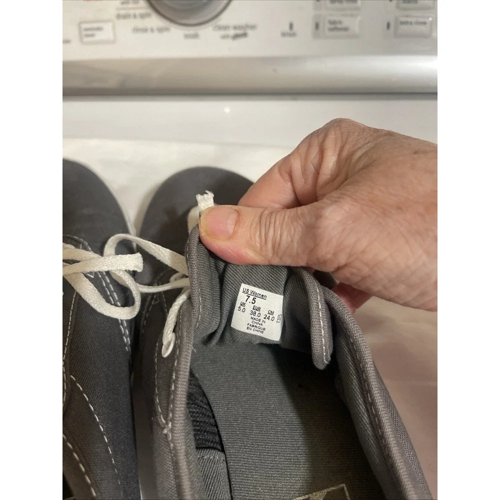 Vans Off The Wall Lace Up Women's Shoes Size 7.5 Gray